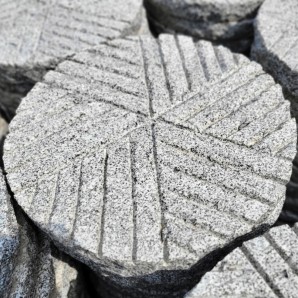 신작 맷돌 디딤석 (화강석 빗살 디딤석)- 규격다양,낱개